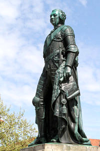 Markgraf-Statue vor dem Erlanger Schloss