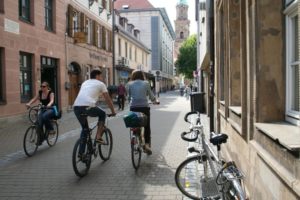 Fahrräder in der Halbmondstraße