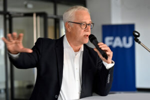 FAU-Kanzler Christian Zens bei seiner Rede.